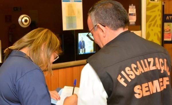 Prefeitura de Manaus - AM abre concurso público com 20 vagas para Auditor-Fiscal