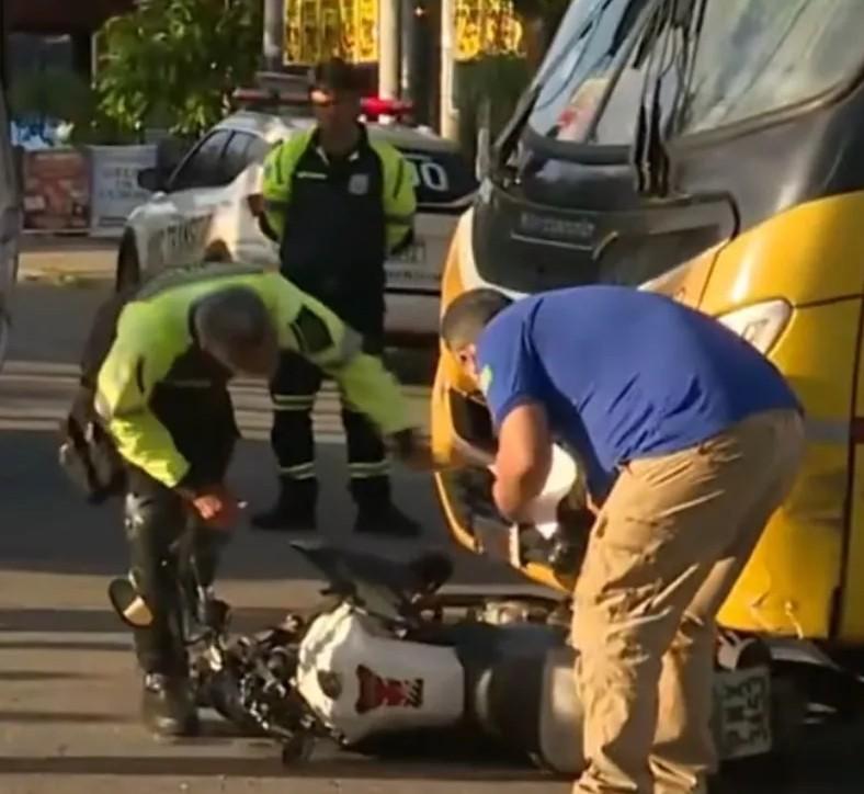 Subtenente reformado morre após colisão entre moto e micro-ônibus em Fortaleza