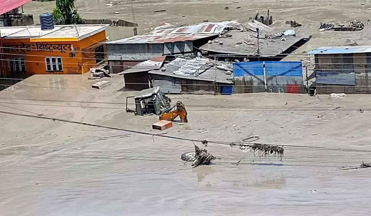Tragédia no Nepal e Tibete deixa centenas de mortos e desaparecidos após colapso de geleira
