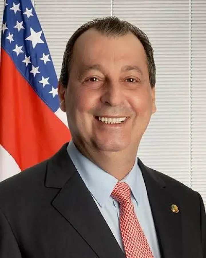 Quem está melhor preparado para governar o Amazonas?