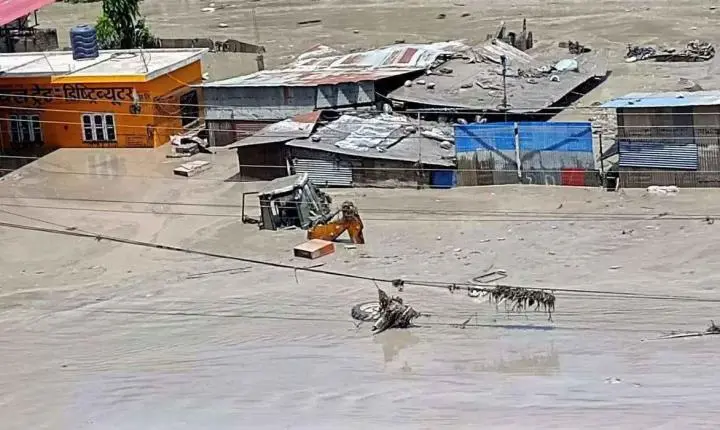 Tragédia no Nepal e Tibete deixa centenas de mortos e desaparecidos após colapso de geleira